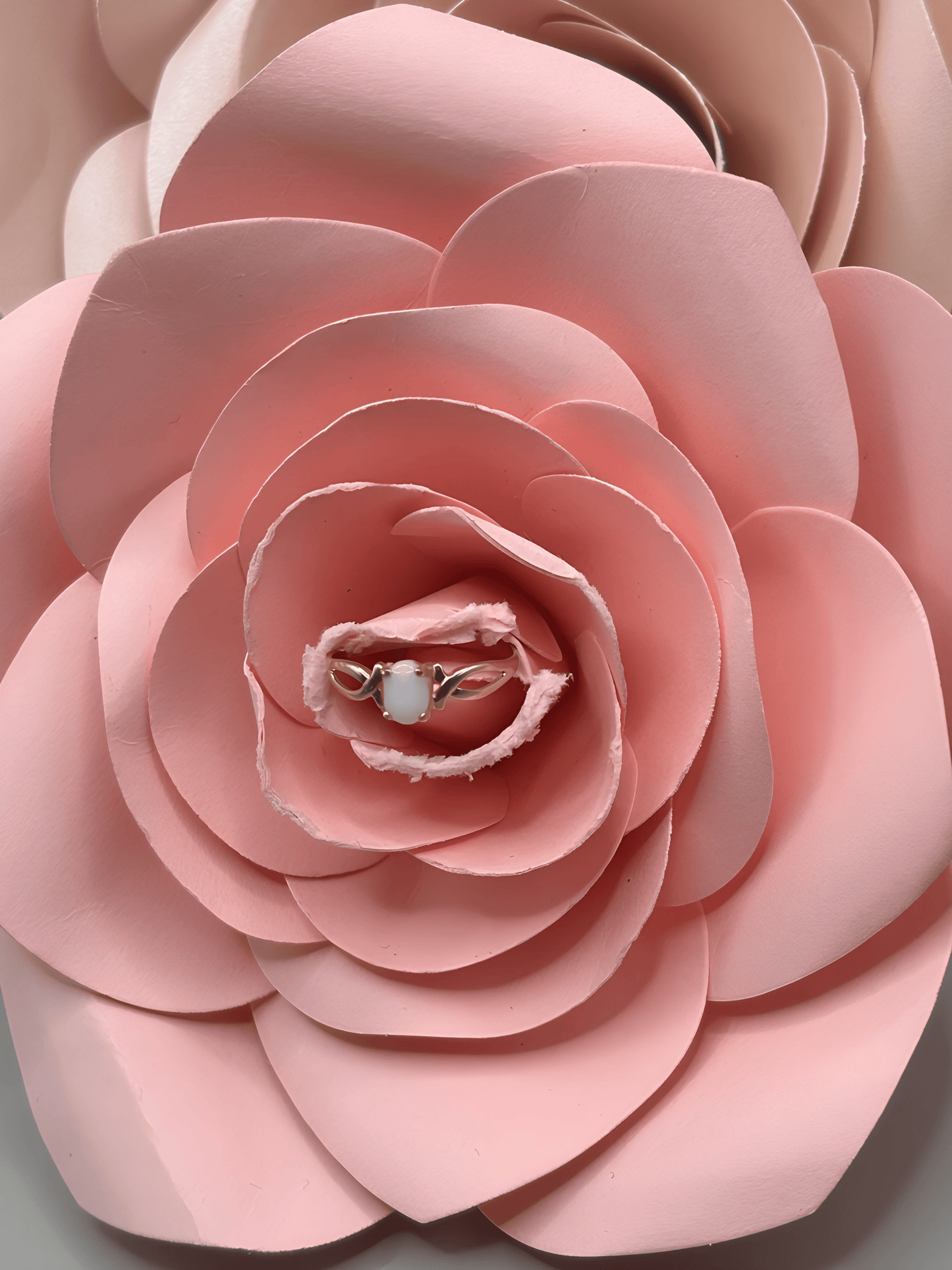 Bague Inaya en Or 14K avec Pierre au lait maternel Ovale