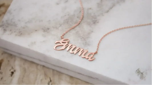 Collier prénom en or bijou lait maternel Mon Bijou Lacté