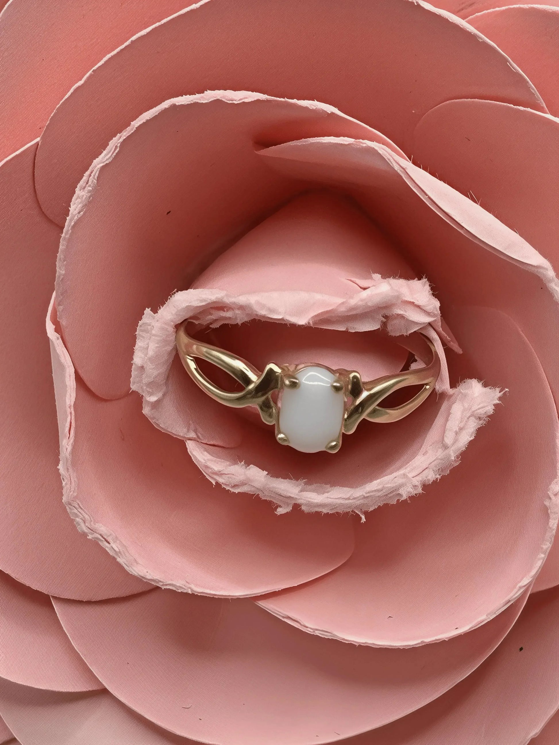 Bague Inaya en Or 14K avec Pierre au lait maternel Ovale bijou lait maternel Mon Bijou Lacté