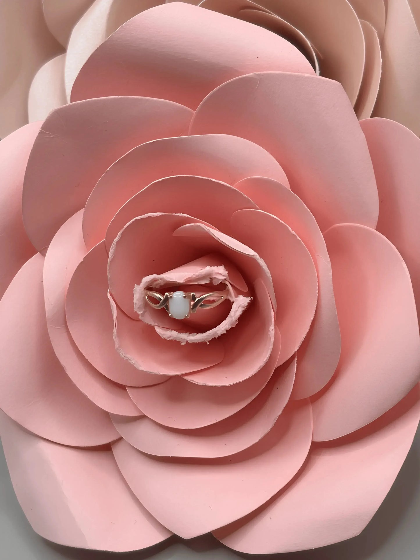 Bague Inaya en Or 14K avec Pierre au lait maternel Ovale – Bijoux au lait maternel artisanal Mon Bijou Lacté
