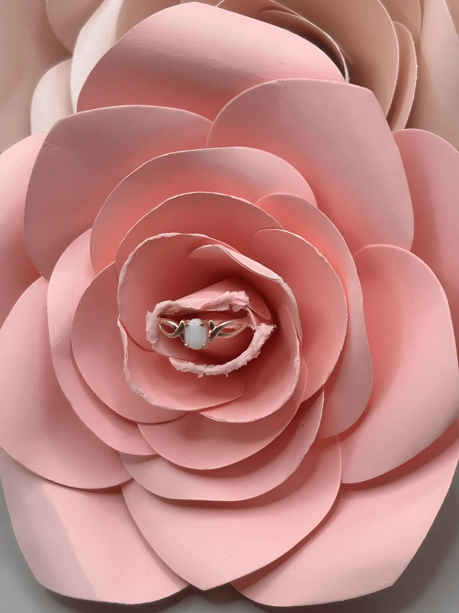 Bague Inaya en Or 14K avec Pierre au lait maternel Ovale bijou lait maternel Mon Bijou Lacté