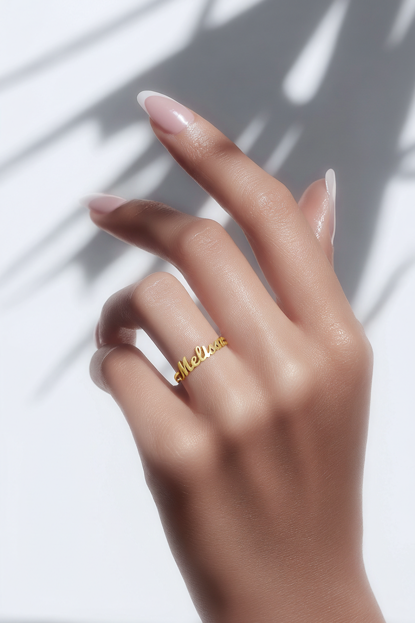 bague personnalisé femme,bague personnalisé or,bague personnalisée lettre, bague avec prenom, bague avec prenom histoire d or,bague avec prenom personnalisable
