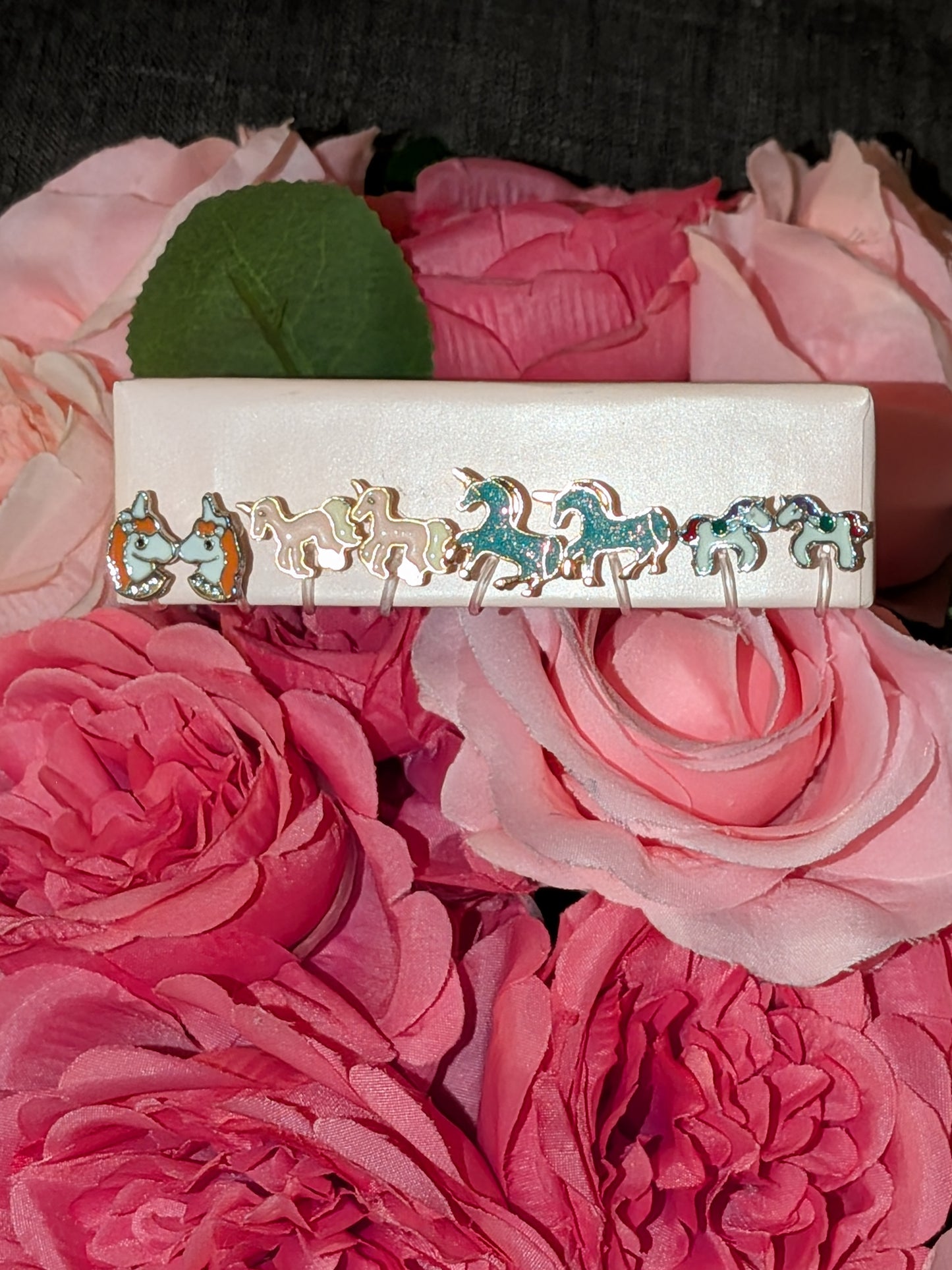 Lot de 4 Paires de Boucles d'Oreilles Licorne – Sans Perçage – Bijoux au lait maternel artisanal Mon Bijou Lacté
