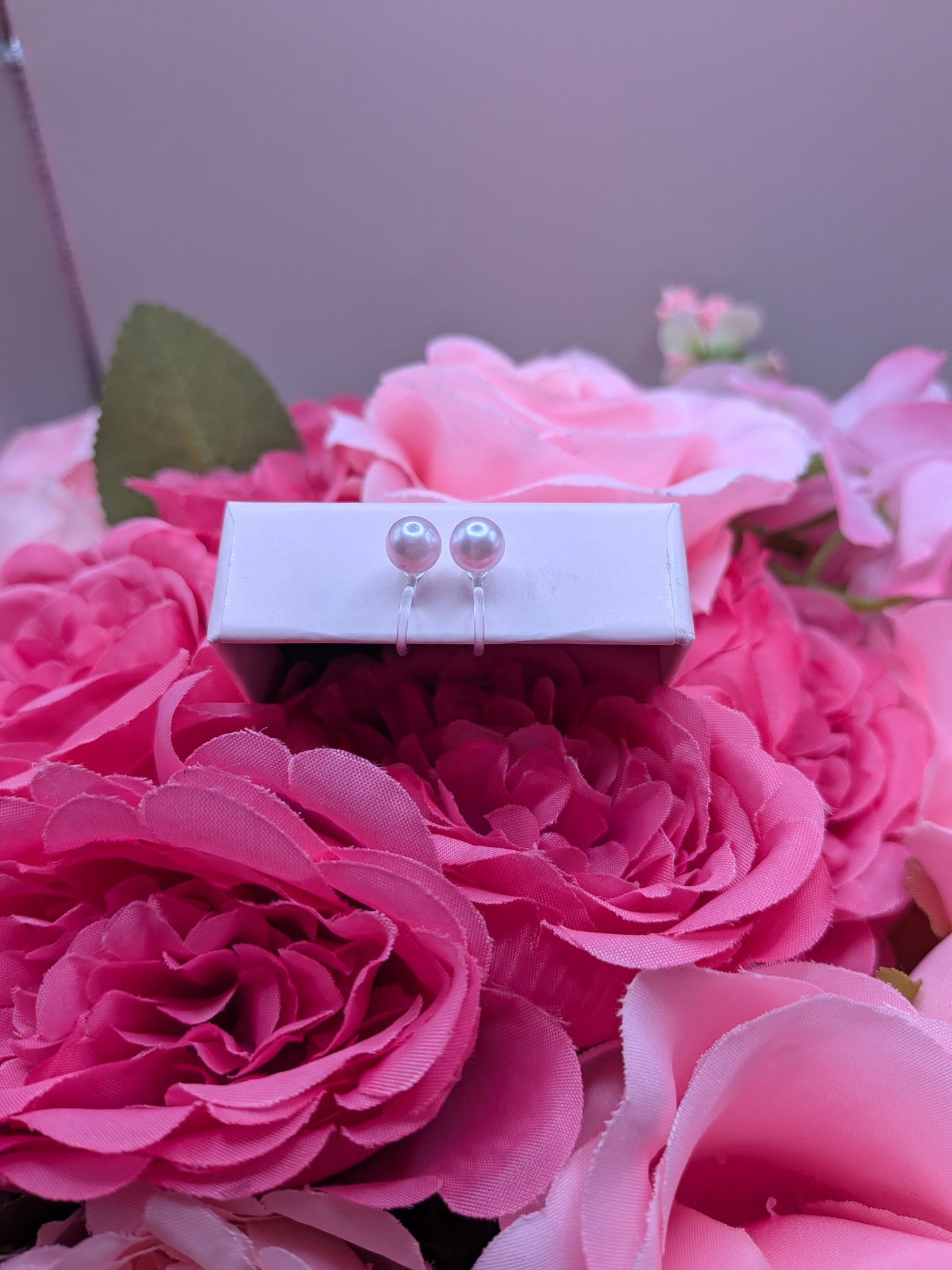 Boucles d'Oreilles Perle Rose – Spécial "Petites Oreilles Non Percées" – Bijoux au lait maternel artisanal Mon Bijou Lacté
