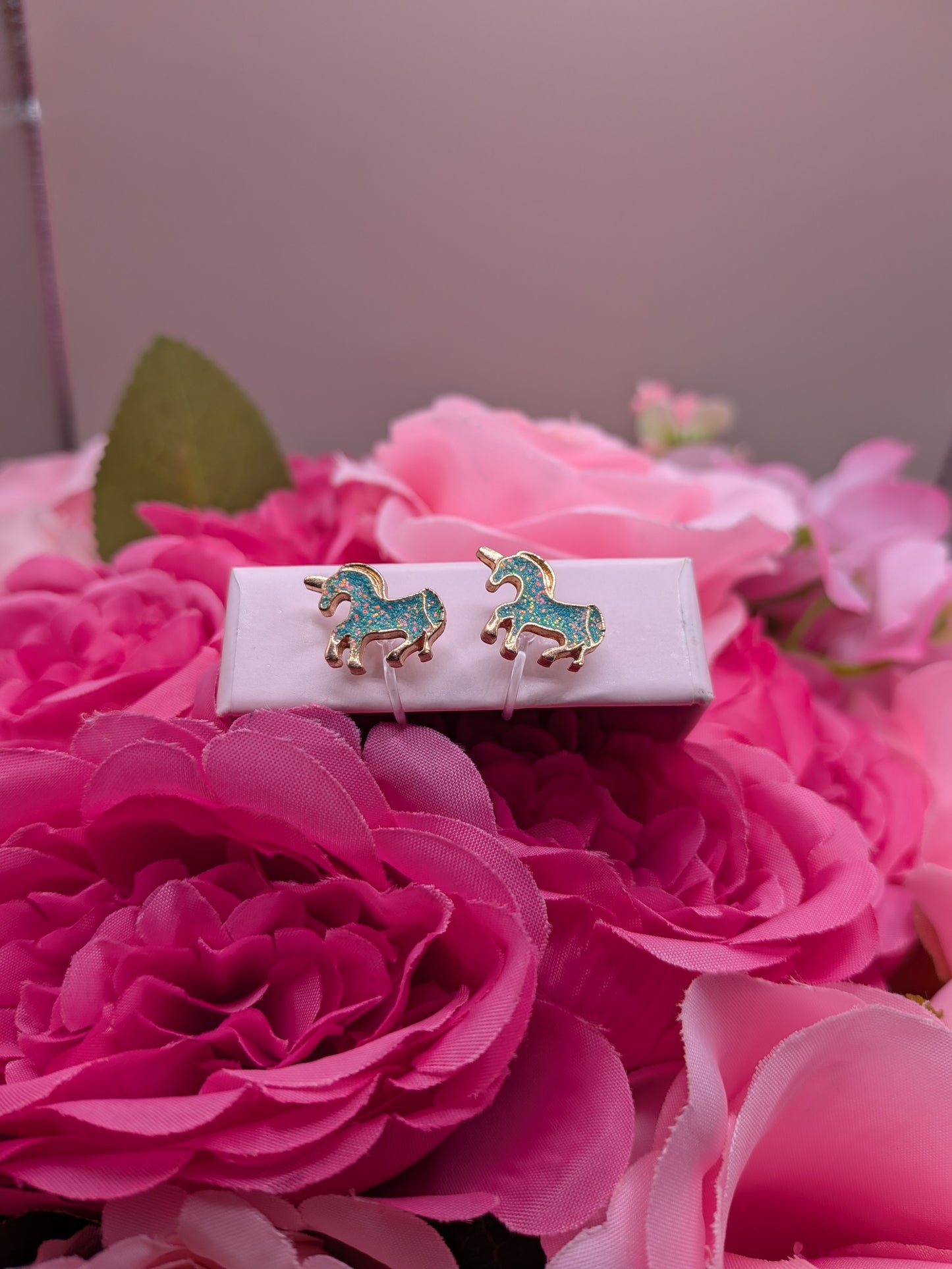 Boucles d'Oreilles Licornes Cosmos – Spécial "Petites Oreilles Non Percées" – Bijoux au lait maternel artisanal Mon Bijou Lacté
