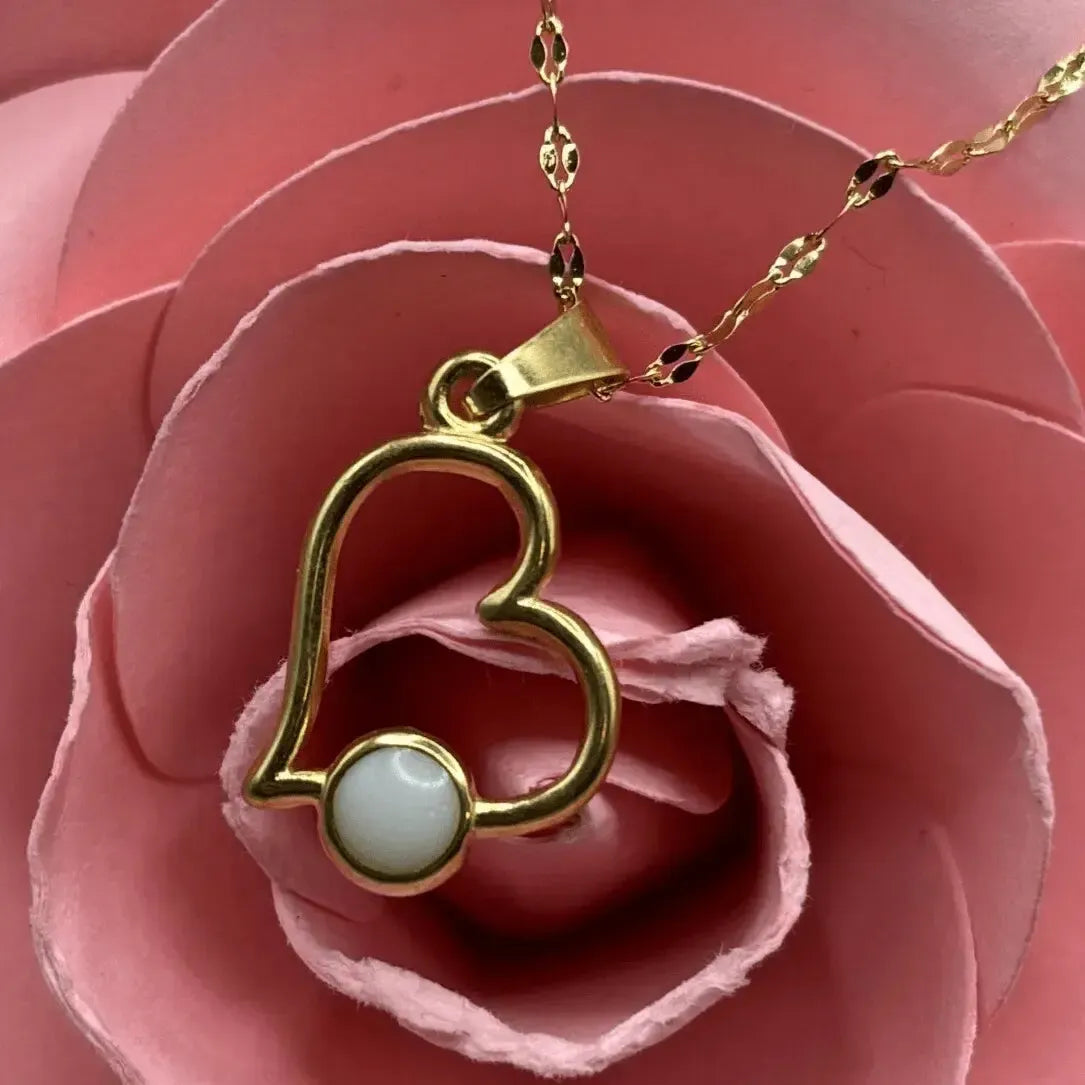 Collier Louna en Forme de Cœur en acier inoxydable – Bijoux au lait maternel artisanal Mon Bijou Lacté
