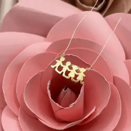 Collier mes enfants avec gravure en Or 18 carats – Bijoux au lait maternel artisanal Mon Bijou Lacté
