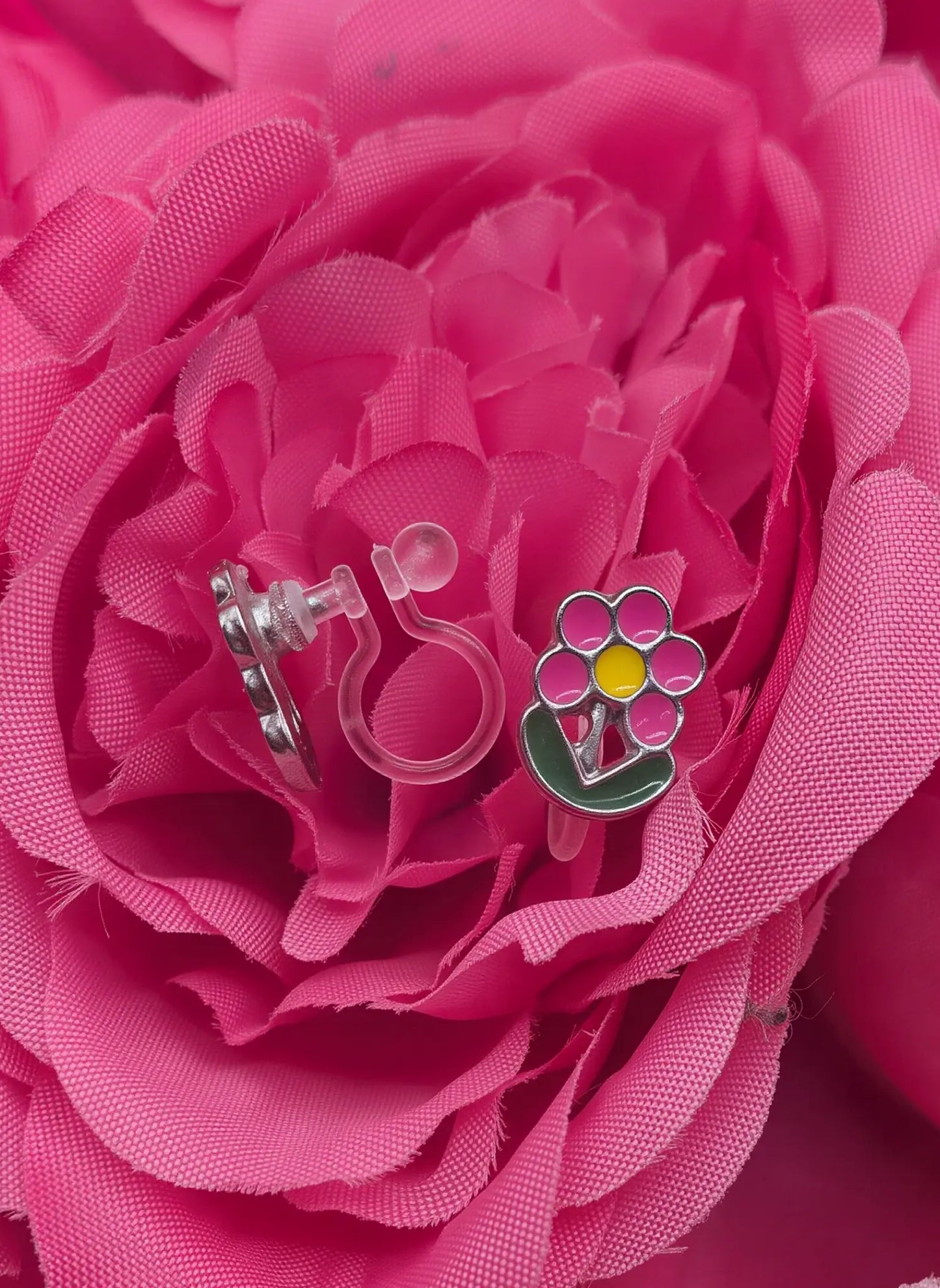 Boucles d'Oreilles Fleurs rose – Spécial "Petites Oreilles Non Percées" – Bijoux au lait maternel artisanal Mon Bijou Lacté
