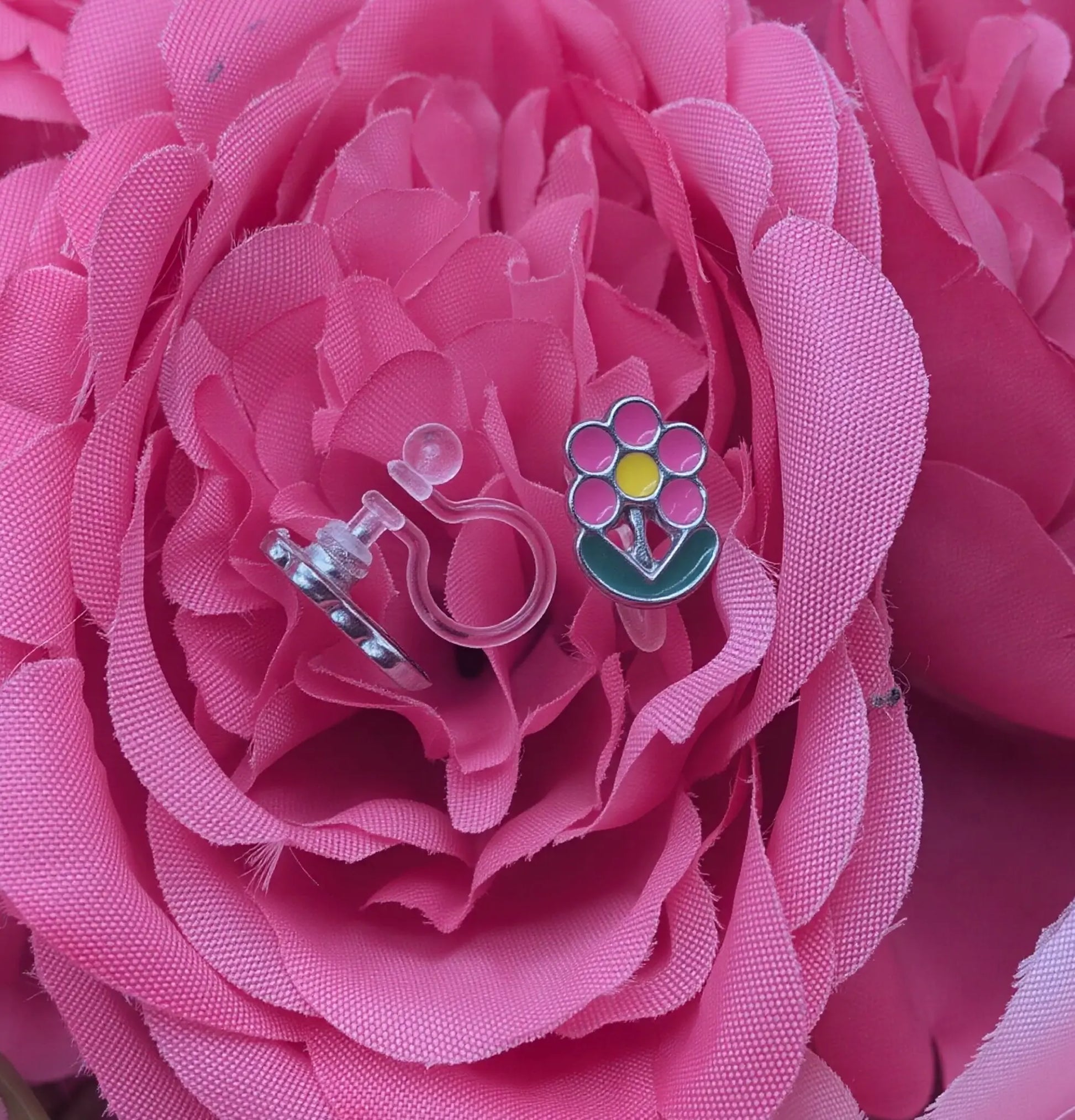 bijoux fantaisie enfant, clips invisibles, premières boucles d'oreilles, cadeau petite fille, Boucles d'oreilles papillon à clip plastique pour enfant, Boucles d'oreilles clips enfant
, Boucles d'oreilles sans perçage, Bijoux enfant hypoallergéniques Clips plastique invisibles Premières boucles d'oreilles Bijoux animaux enfant Clip oreille plastique doux Lot boucles d'oreilles enfant Cadeau anniversaire petite fille Boucles d'oreilles papillon Accessoires oreilles non percées Bijoux sans nickel enfant Clips