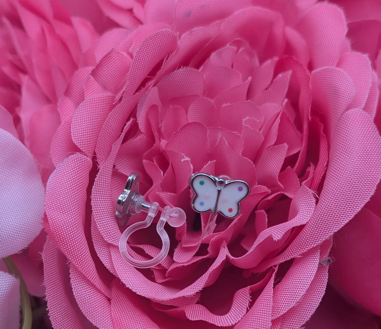Boucles d'Oreilles Papillon – Spécial "Petites Oreilles Non Percées" – Bijoux au lait maternel artisanal Mon Bijou Lacté
