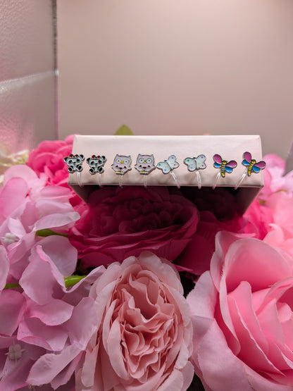 Boucles d'oreilles clips enfant Boucles d'oreilles sans perçage fille Boucles d'oreilles non percées enfant Bijoux enfant sans perçage Faux piercings oreilles enfant Clips oreilles plastique invisible 
Boucles d'oreilles clips anti-douleur Bijoux enfant hypoallergéniques sans perçage Clips oreilles bébé sans perçage Boucles d'oreilles clips licorne Boucles d'oreilles clips animaux Où trouver des boucles d'oreilles pour petite fille qui n'a pas les oreilles percées ? Quelles boucles d'oreilles choisir pour u