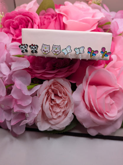 Boucles d'oreilles clips licorne Boucles d'oreilles clips animaux Où trouver des boucles d'oreilles pour petite fille qui n'a pas les oreilles percées ? Quelles boucles d'oreilles choisir pour un enfant qui perd ses bijoux ? Comment mettre des boucles d'oreilles clips sans faire mal ? Meilleurs bijoux sans perçage pour peaux sensibles.