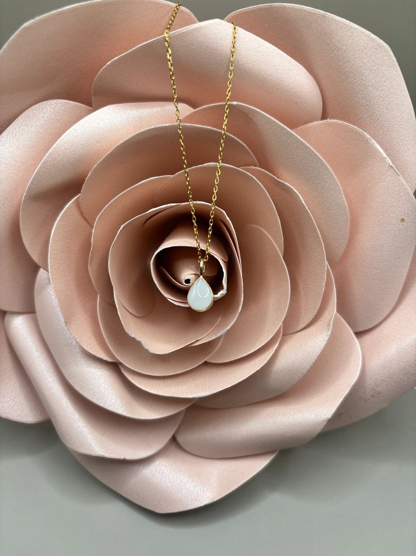 Pendentif goutte Maternel – Bijoux au lait maternel artisanal Mon Bijou Lacté
